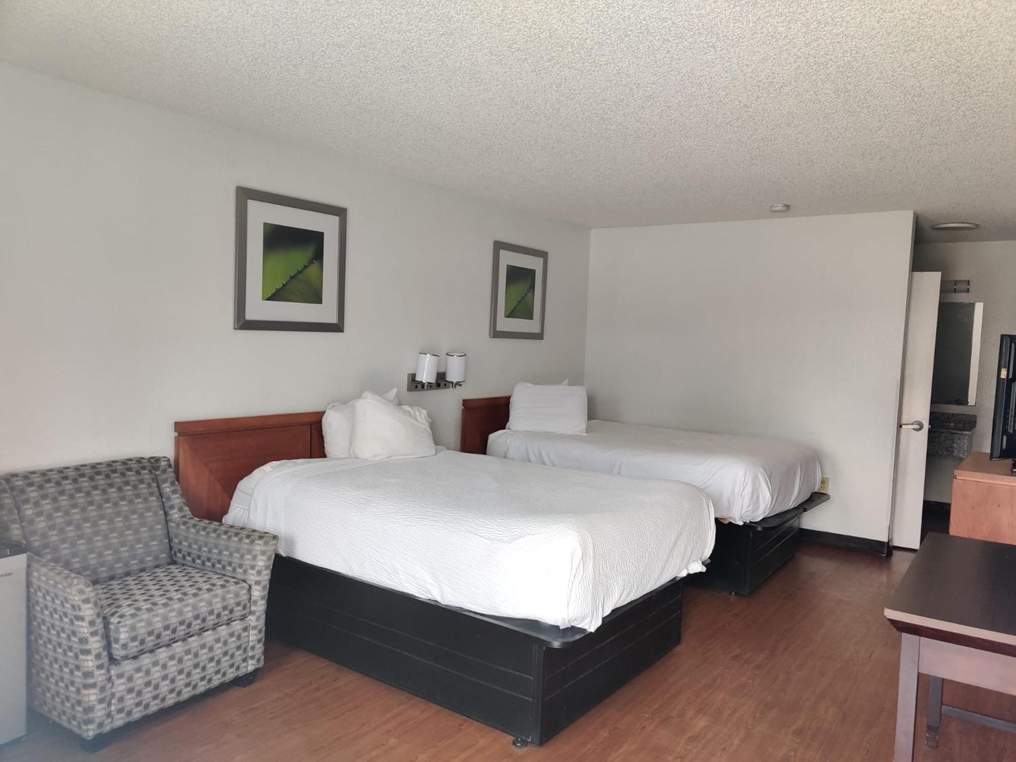 ทราเวลลอดจ์ สวีท แมกเคลนนี Hotel Macclenny ภายนอก รูปภาพ