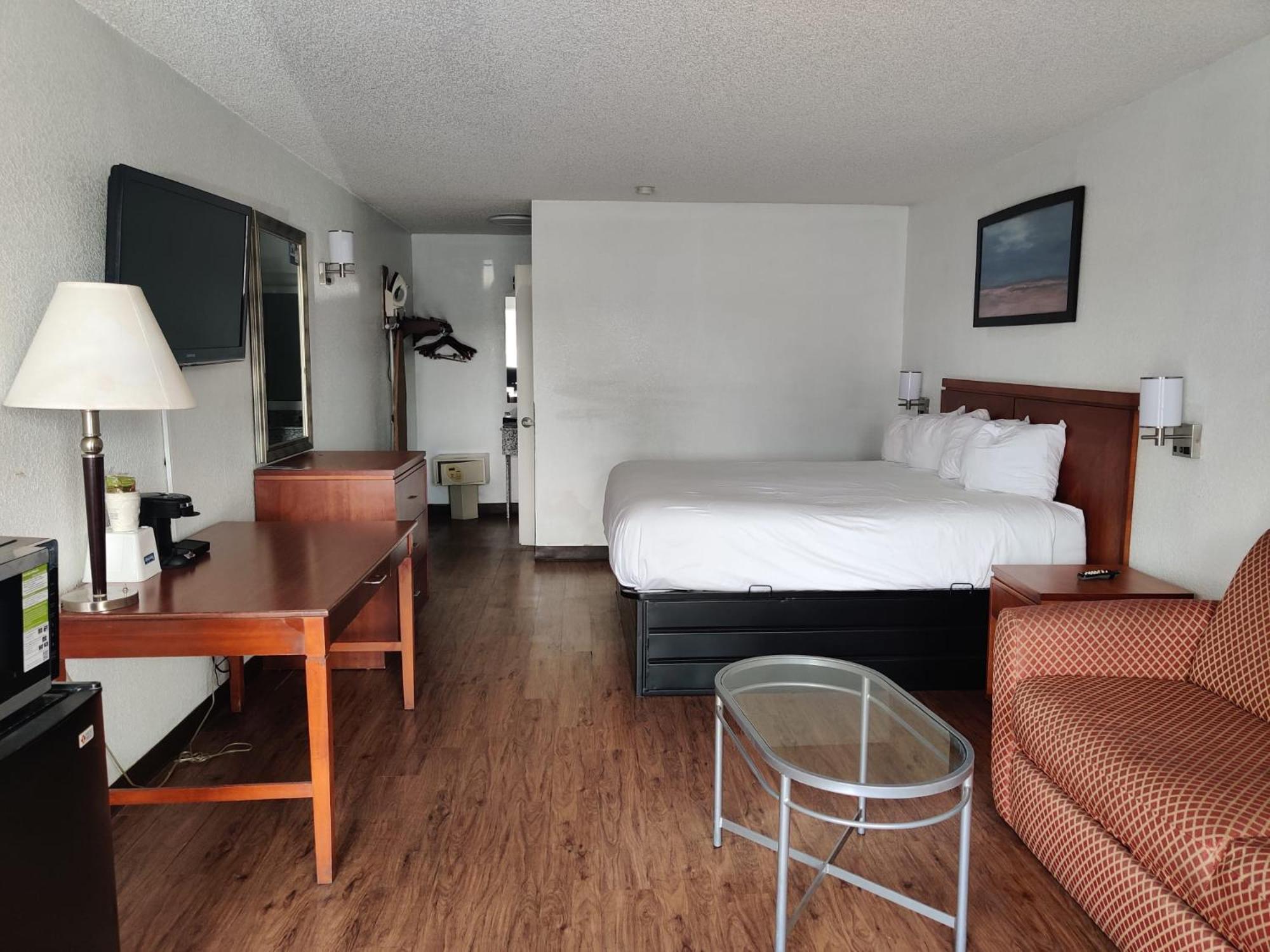 ทราเวลลอดจ์ สวีท แมกเคลนนี Hotel Macclenny ภายนอก รูปภาพ