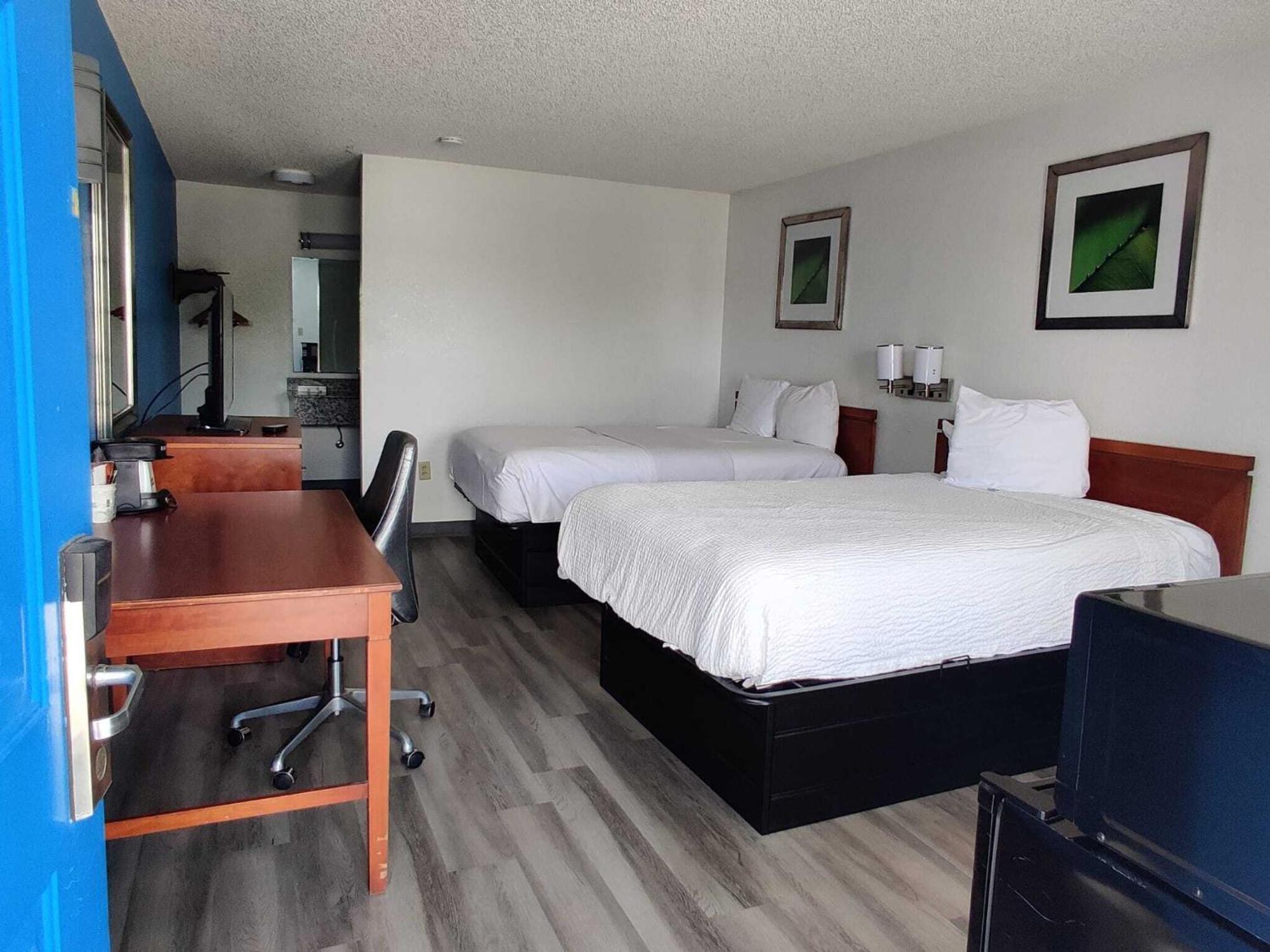 ทราเวลลอดจ์ สวีท แมกเคลนนี Hotel Macclenny ภายนอก รูปภาพ