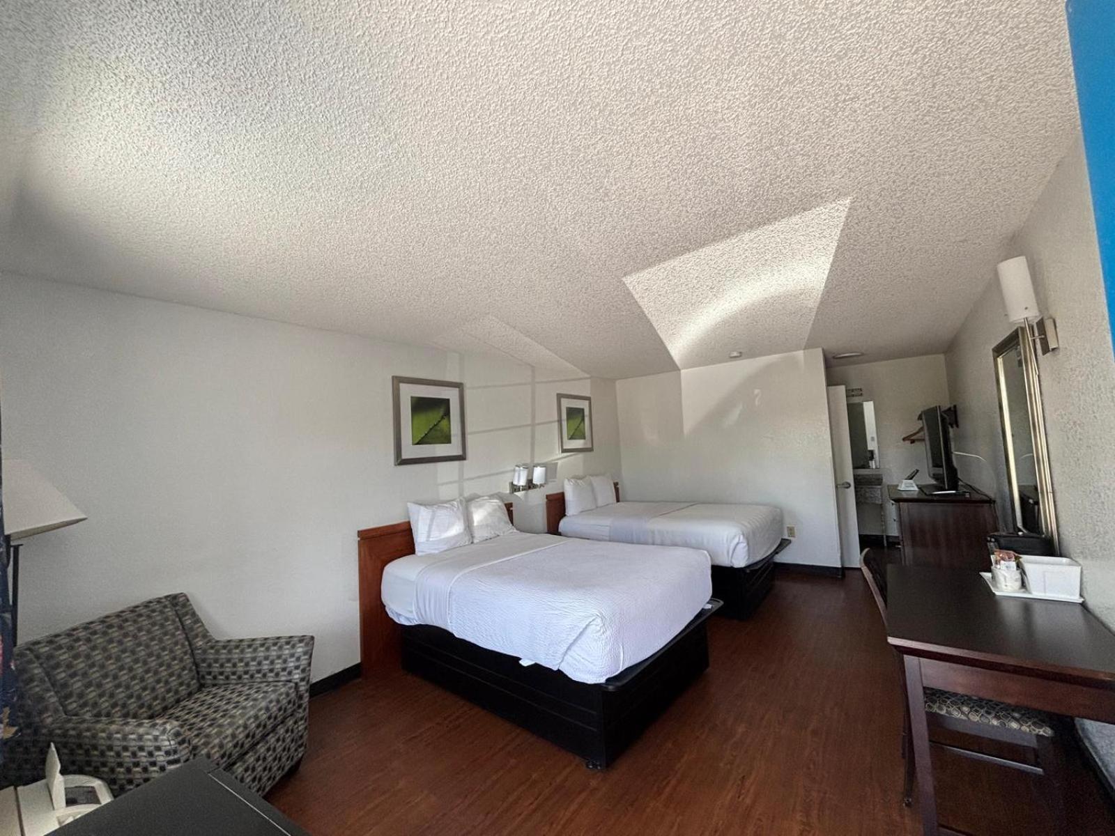 ทราเวลลอดจ์ สวีท แมกเคลนนี Hotel Macclenny ภายนอก รูปภาพ