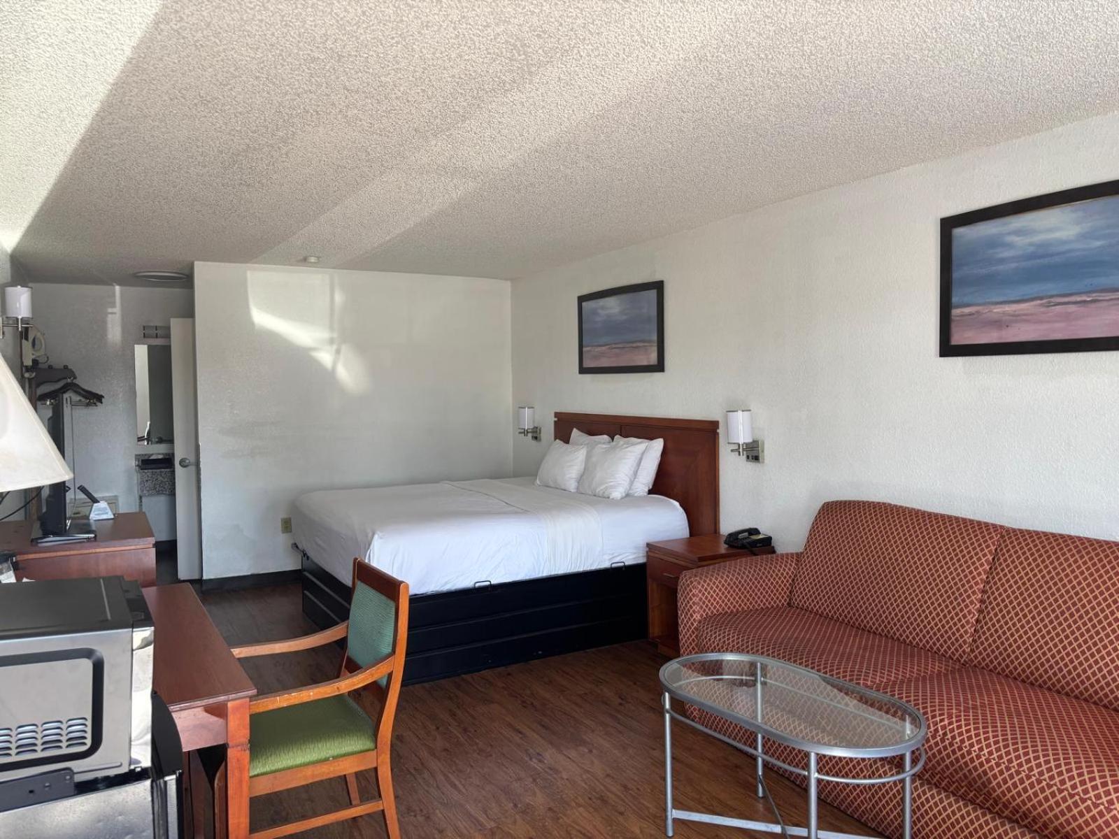 ทราเวลลอดจ์ สวีท แมกเคลนนี Hotel Macclenny ภายนอก รูปภาพ